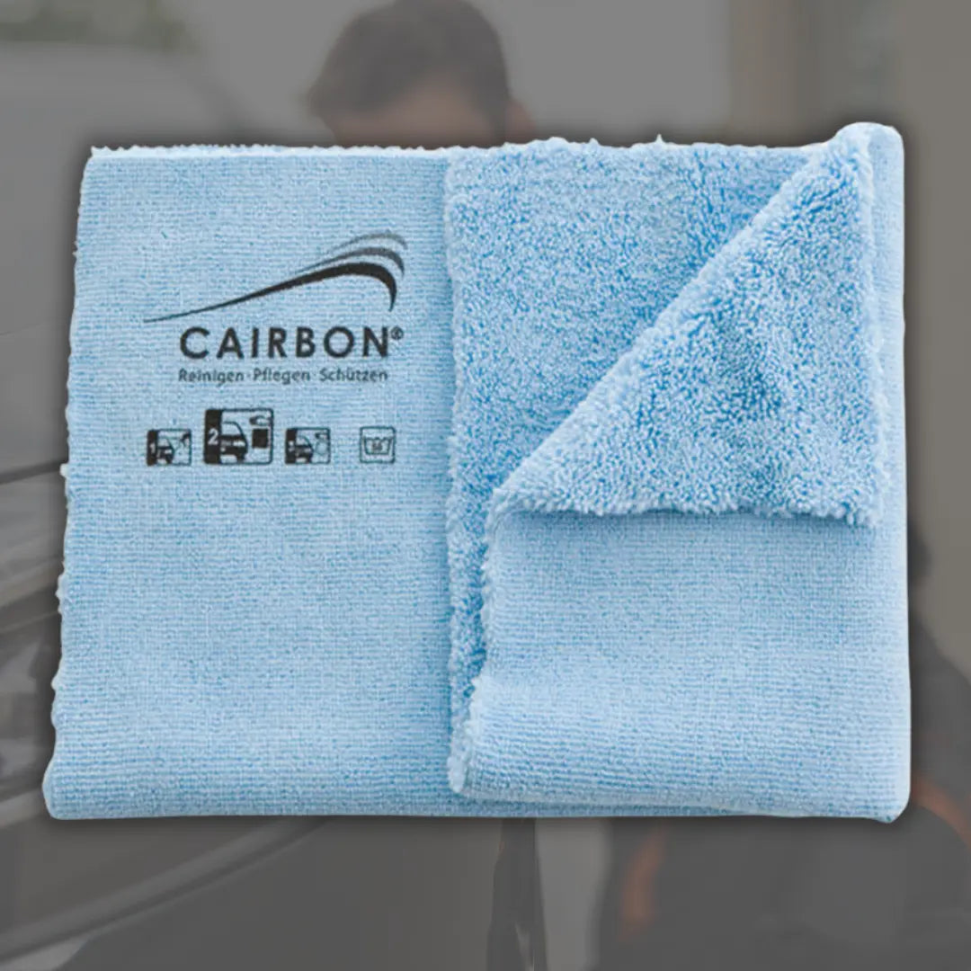 Saugfähiges Cairbon CB 67 Reinigungstuch für vielseitige Fahrzeugpflege.