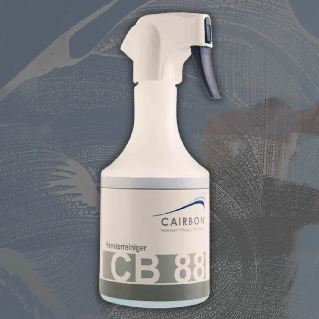 Cairbon CB 88 Glasreiniger in Sprühflasche für streifenfreie Scheiben im Auto und Haushalt.